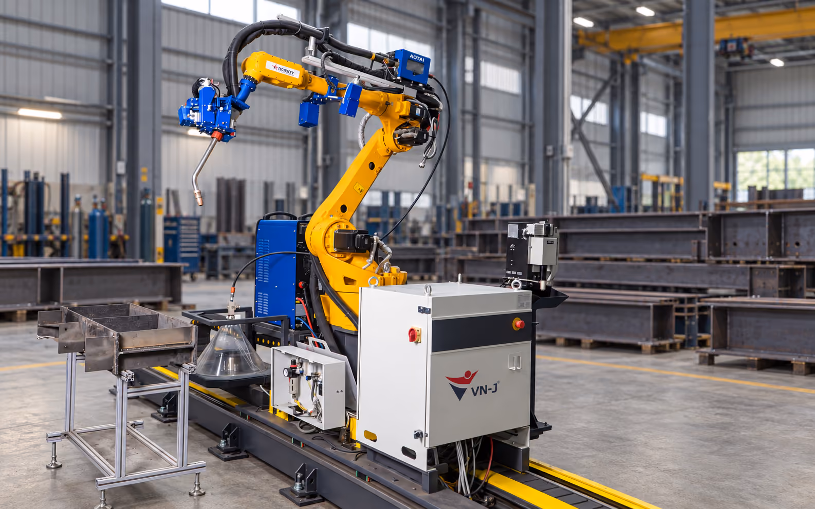 Hình minh họa hệ robot hàn VN‑J trong xưởng gia công kết cấu thép.